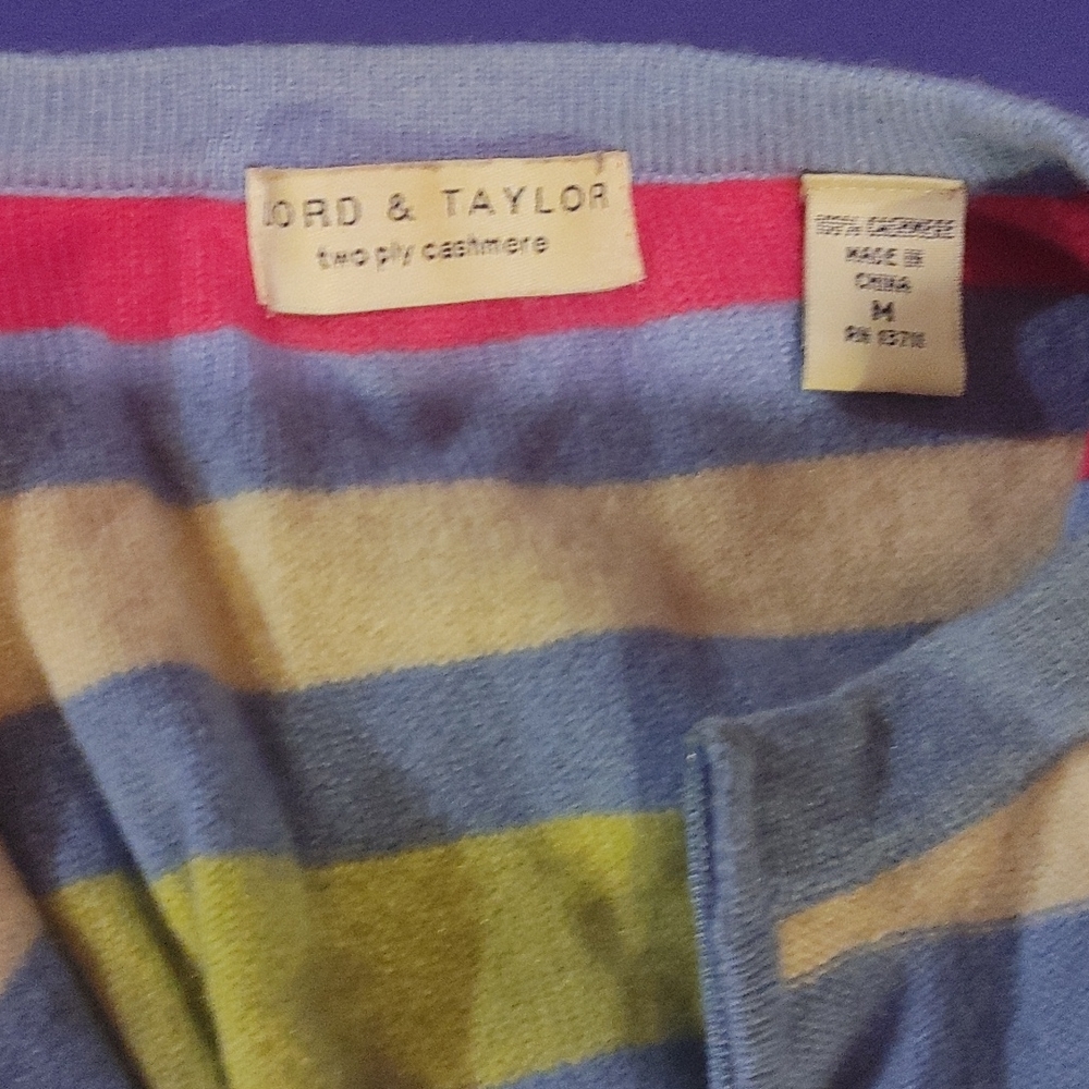 Lord & Taylor Cashmere sweater, sz M